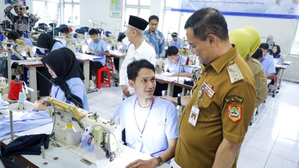Pemprov Jateng Salurkan Ratusan Warga Miskin ke Industri Garmen