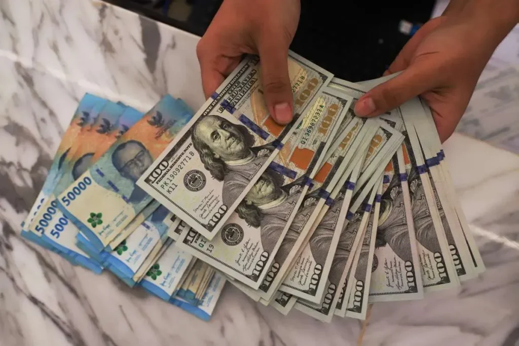 Suku Bunga BI Rate Melonjak Imbas Pelemahan Kurs Rupiah