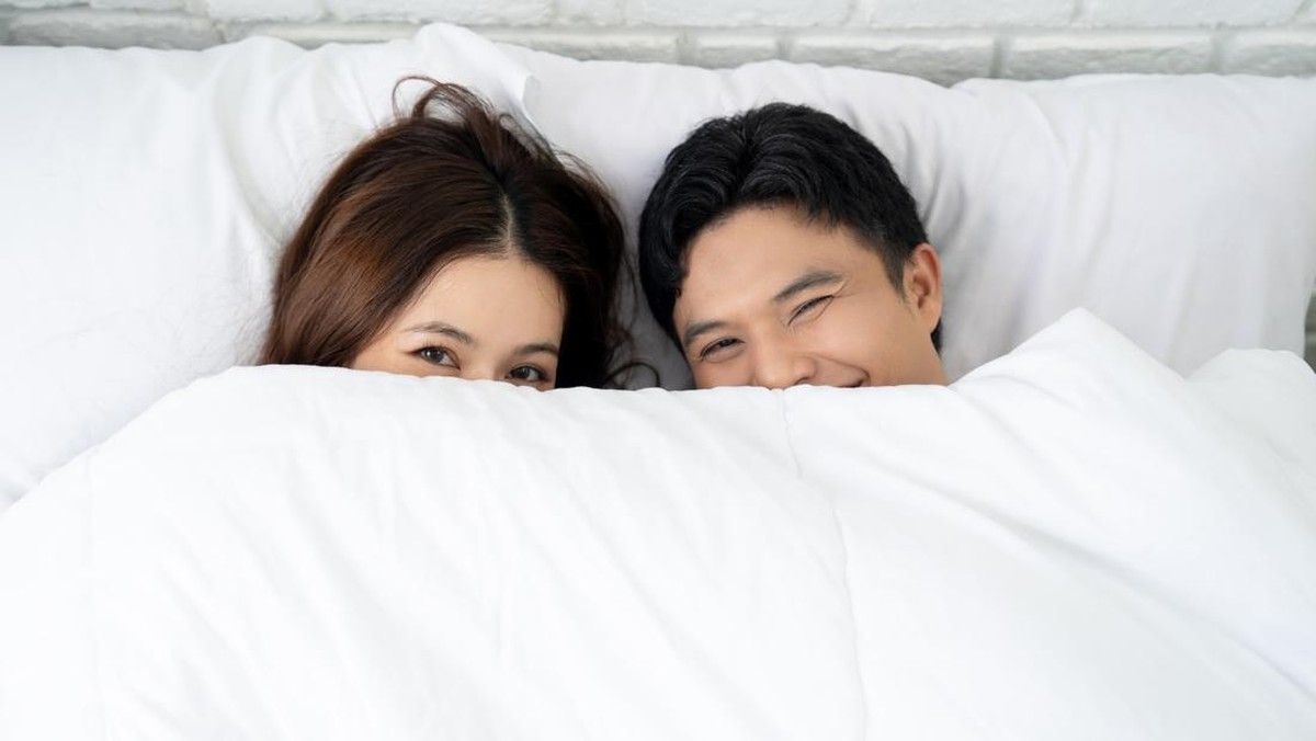 Mengenal Manfaat Morning Sex yang Baik untuk Kesehatan Pasutri