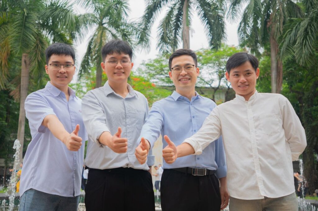 Lulusan Universitas Teknologi Hanoi Kembangkan Chip Made in Vietnam