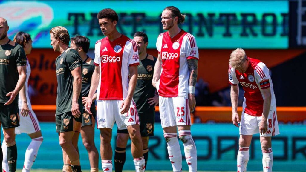 Wout Weghorst Isyaratkan Hengkang dari Ajax Amsterdam