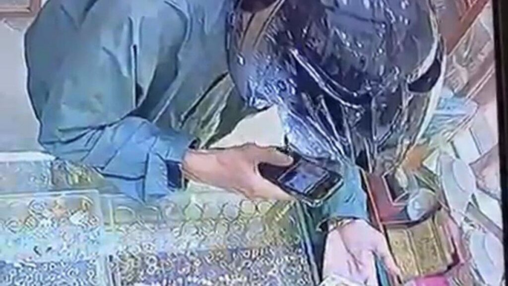 Pencuri Bawa Kabur Emas Batangan 150 Gram di Toko Mas Agung Medan