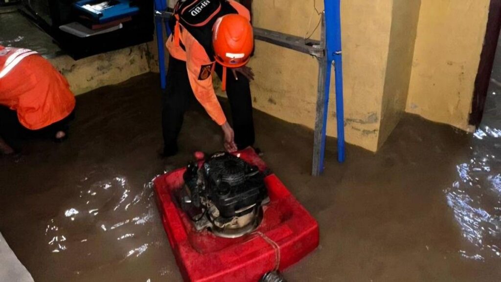 Banjir Setinggi 1,5 Meter Rendam Ratusan Rumah di Cijayanti Bogor