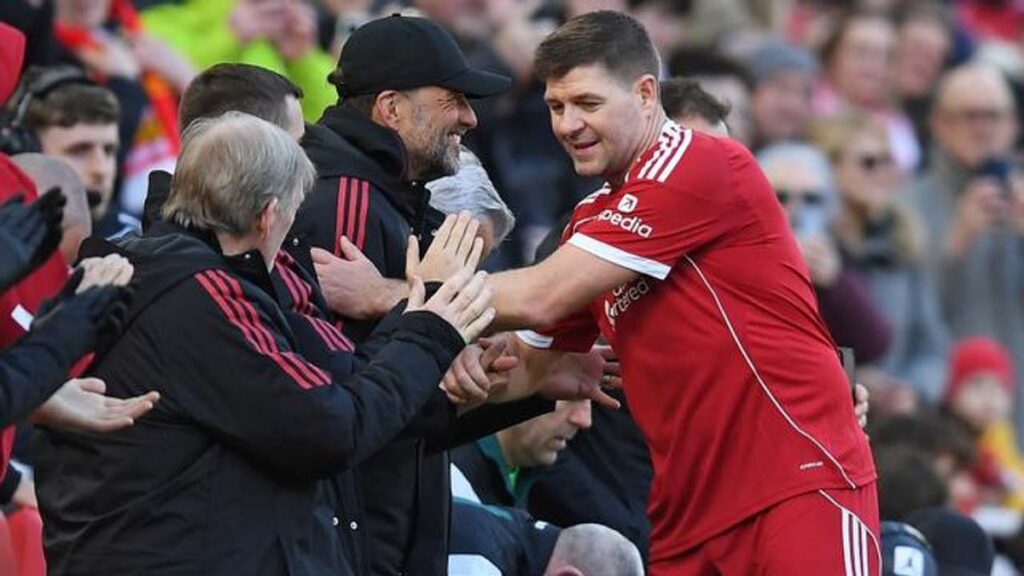 Steven Gerrard Tanggapi Pemecatan Arne Slot oleh Liverpool