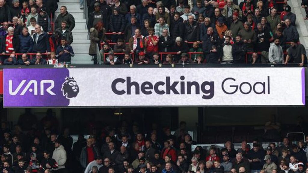 Manchester United Tumbangkan Nottingham Forest Lewat Laga Dramatis Berstatus Kontroversi