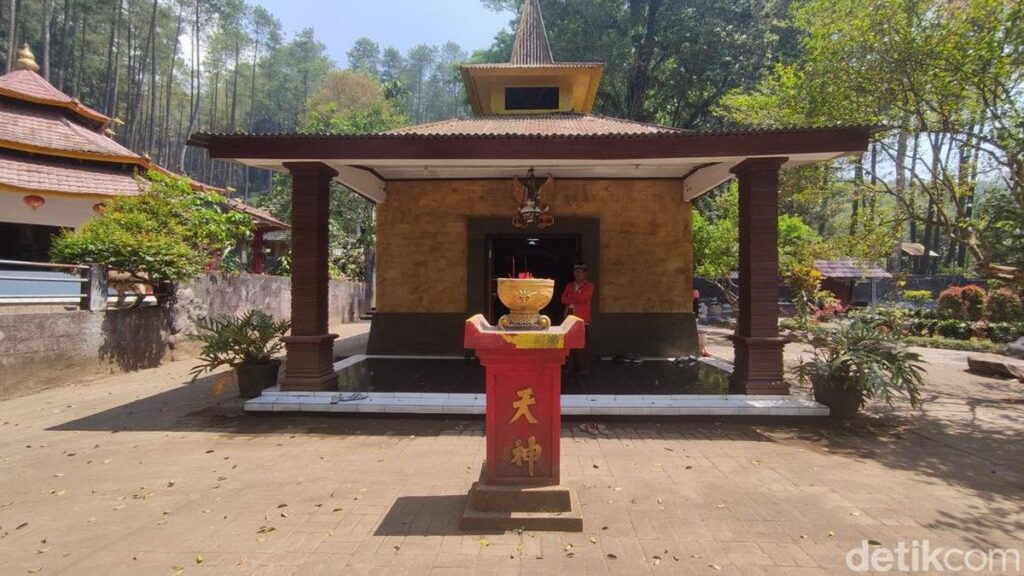 Pesulap Merah Datangi Keraton Gunung Kawi Bongkar Mitos Pesugihan