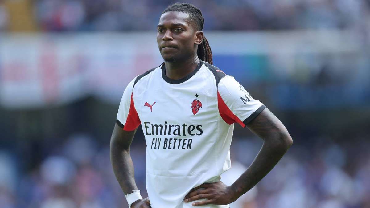 AC Milan Siap Lepas Skuad Utama Termasuk Rafael Leao