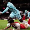 Celana Piero Hincapie Melorot dalam Laga Arsenal Melawan Burnley