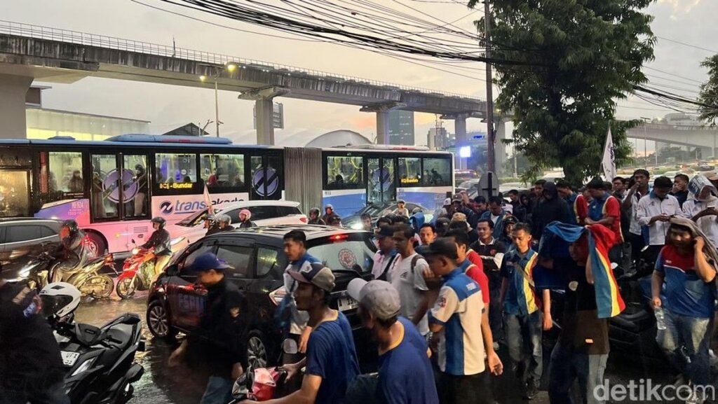 Indomaret Sepakati Upah Lembur dan Batalkan Sanksi Buruh Demonstran