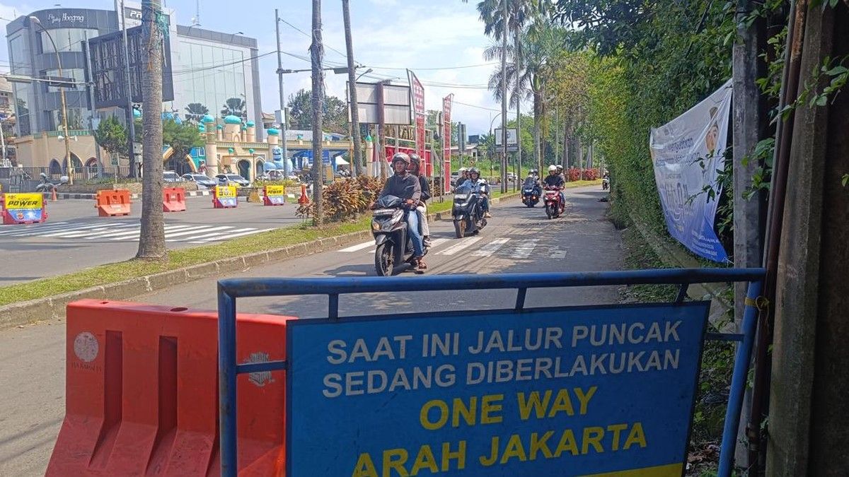 Polisi Terapkan One Way di Jalur Puncak Bogor Siang Ini