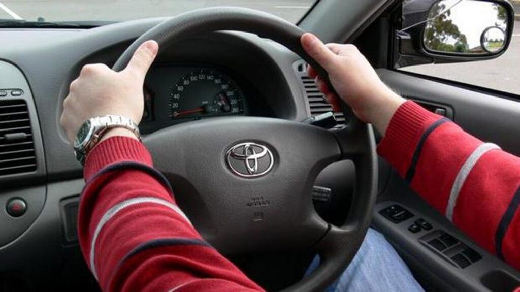 7 Hal yang Bikin Mobil Boros Bensin