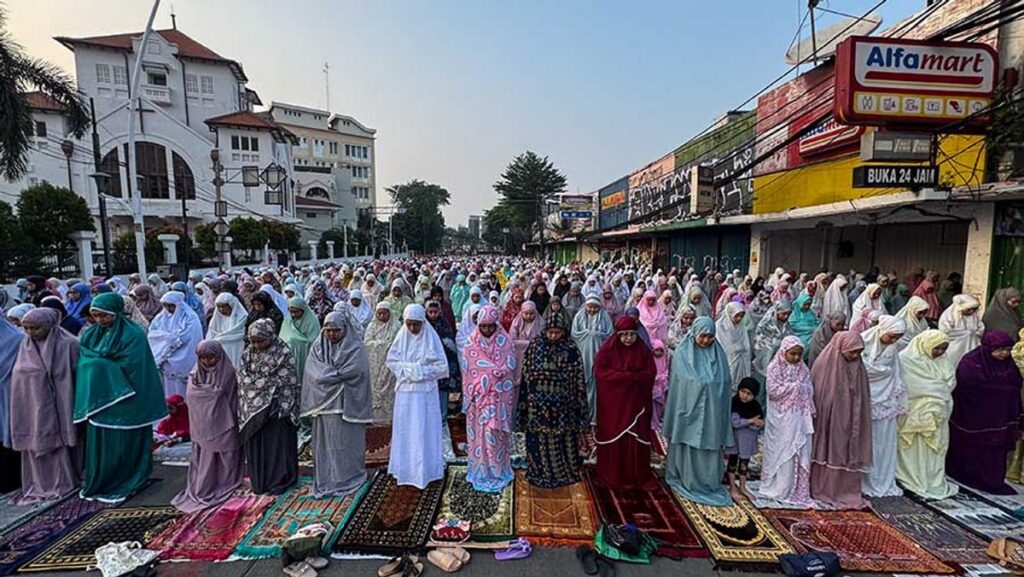 Umat Muslim Dapat Melaksanakan Salat Iduladha Sendiri di Rumah