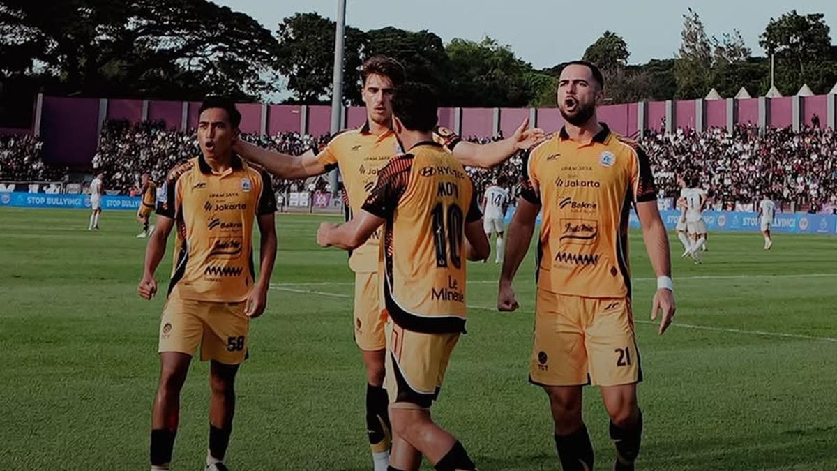 Persija Jakarta Bungkam Persik Kediri 3-1 di Stadion Brawijaya