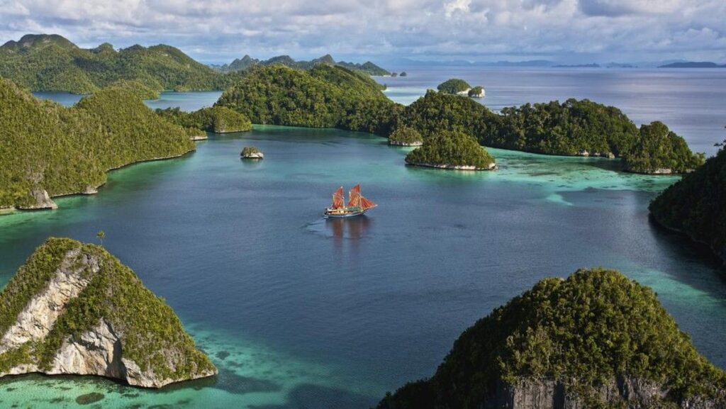 Kemenpar Siapkan Langkah Revalidasi UNESCO di Raja Ampat
