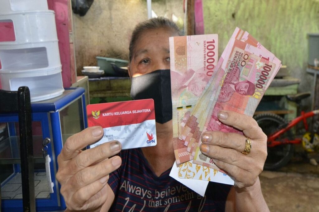 Kemensos Klarifikasi Isu BLT Kesra Rp900 Ribu dan Mutakhirkan Data
