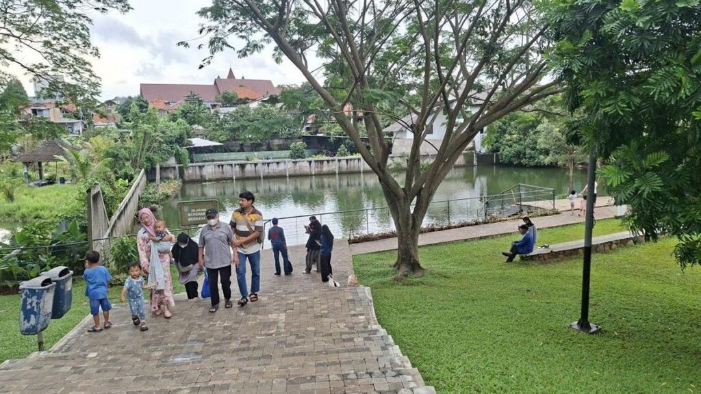 Panduan Rute dan Tips Berkunjung ke Taman Apung Jakarta Timur