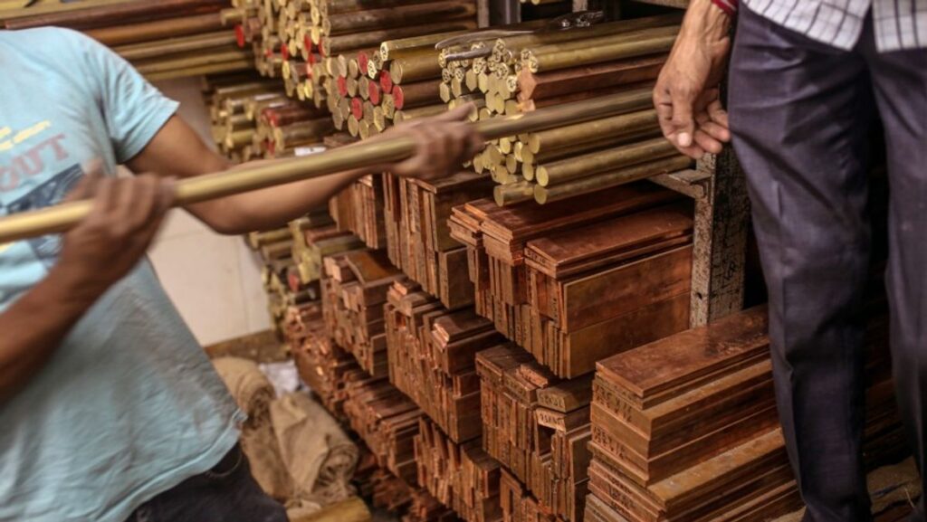 Harga Tembaga LME Stabil di Level US$13.667 per Ton Imbas Isu Damai Timur Tengah