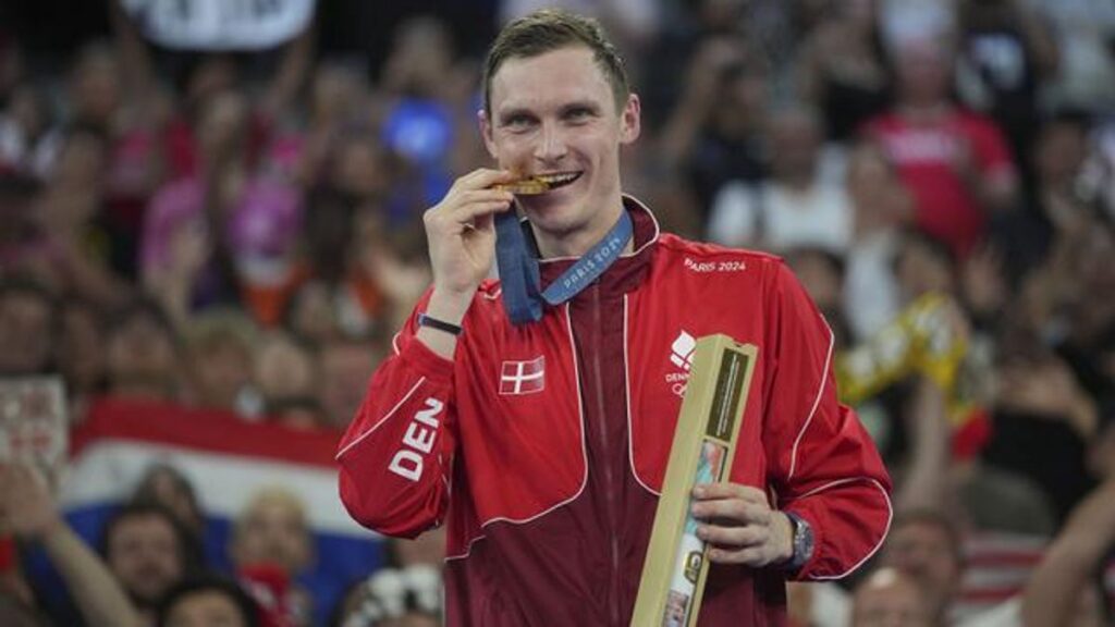 Viktor Axelsen Umumkan Pensiun akibat Cedera Punggung Kronis