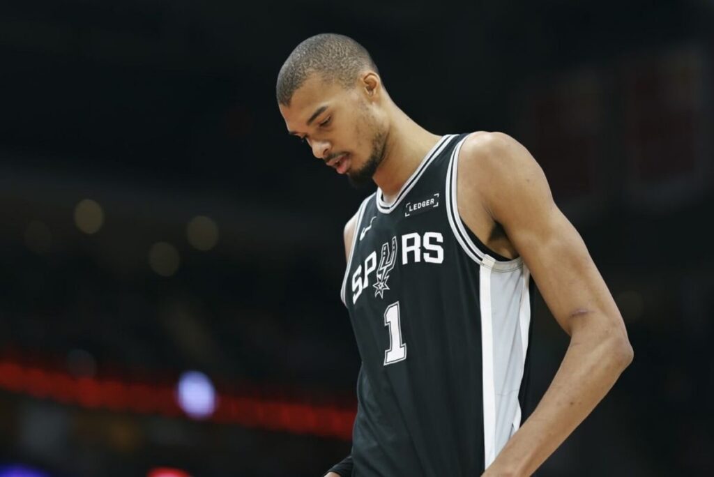 San Antonio Spurs Tundukkan Oklahoma City Thunder Melalui Overtime