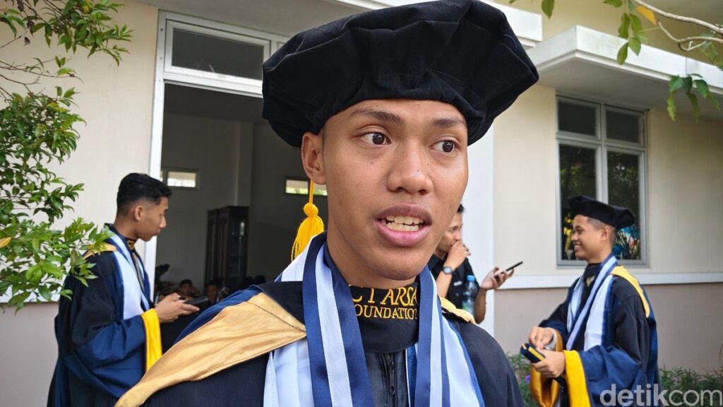 Anak Penjual Jajanan Pasar Lolos ke Wageningen University Belanda