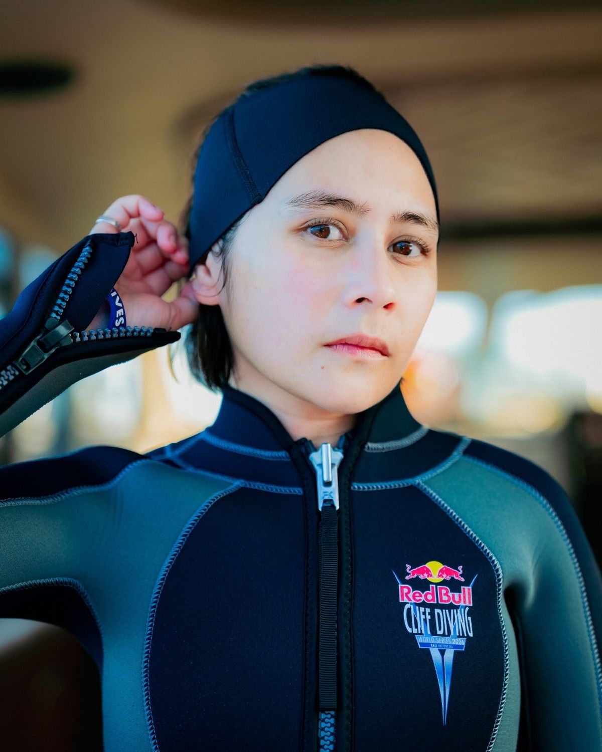 Prilly Latuconsina Menjadi Penyelamat di Red Bull Cliff Diving Bali