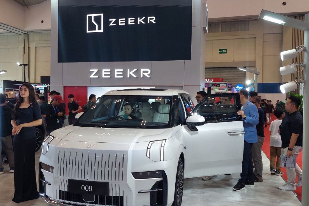 Persaingan BYD M6 DM dan Chery Tiggo 8 CSH di Indonesia