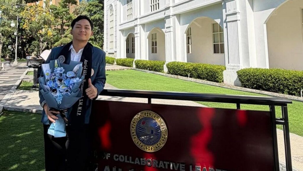 Azriel Hermansyah Wisuda S2 Bersama Anang dan Ashanty di Unair
