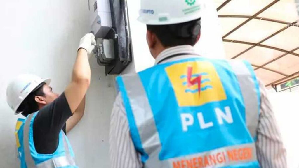 PLN Pulihkan Aliran Listrik 8,3 Juta Pelanggan di Sumatra