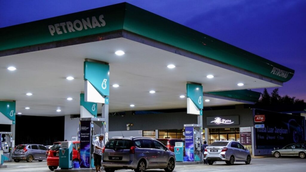 Malaysia Perpanjang Pasokan Energi Akibat Kenaikan Biaya Bahan Bakar
