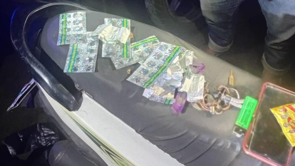 Polres Metro Jakarta Pusat Amankan Pemuda Bawa Tramadol dan Sita Celurit