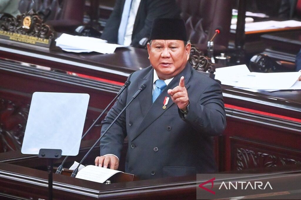 Prabowo Terbitkan PP Ekspor Komoditas Tetapkan BUMN Eksportir Tunggal