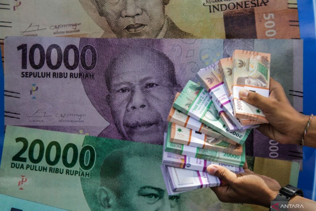 Rupiah Melemah ke Rp 17.706 per Dolar AS pada Selasa Pagi