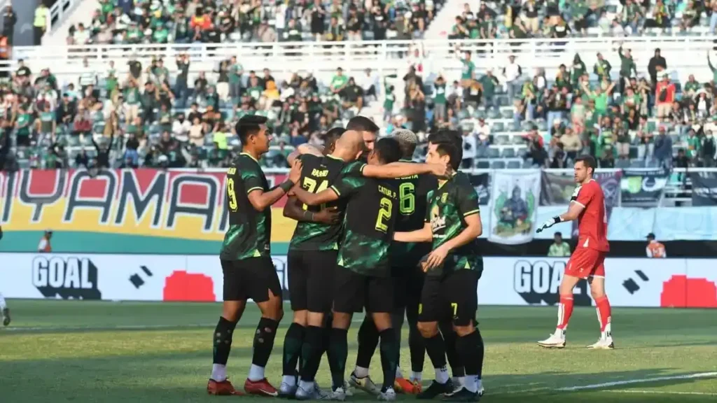 Persebaya Surabaya Bersiap Jamu Persik Kediri dalam Derby Jawa Timur