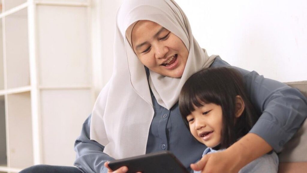 10 Doa untuk Bayi Perempuan Baru Lahir agar Sehat dan Cerdas