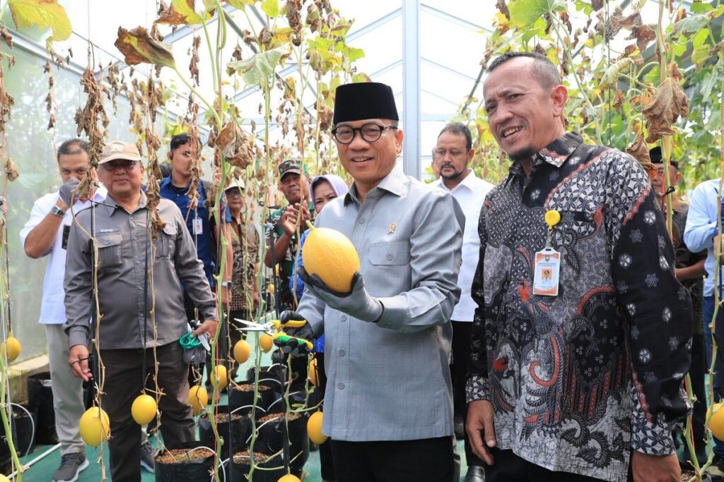 Mendes PDT Yandri Susanto Puji Keberhasilan BUMDes Tuntang Kelola Dana Desa