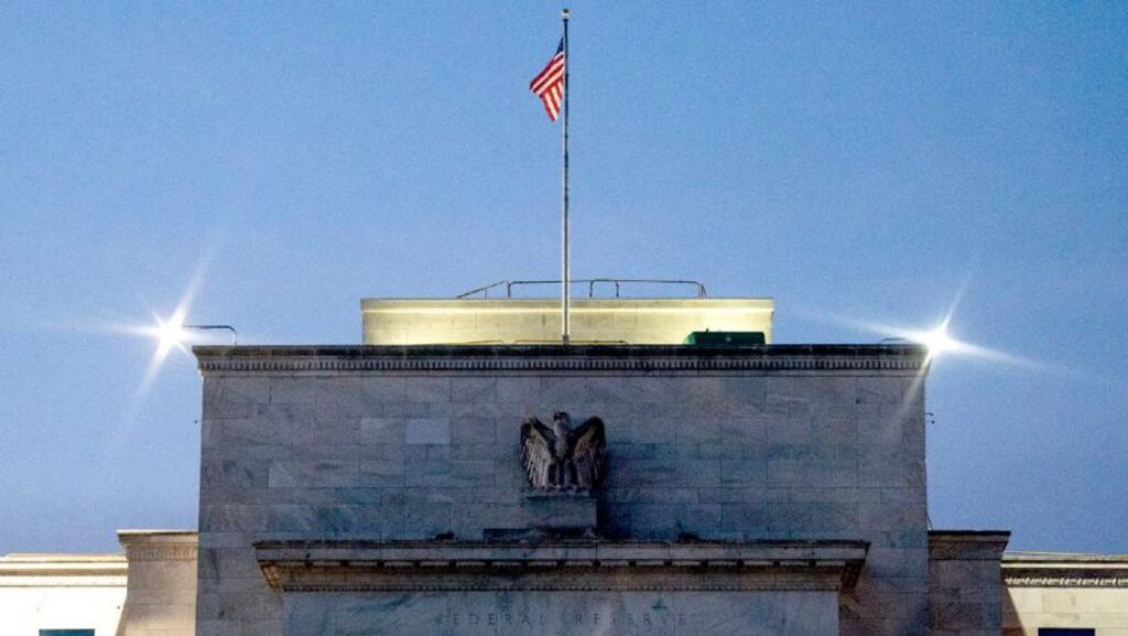 Pejabat Federal Reserve Bersiap Naikkan Suku Bunga Acuan