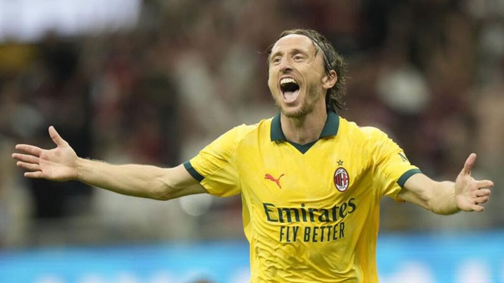 Luka Modric Tegaskan Komitmen di AC Milan dan Tunda Pensiun