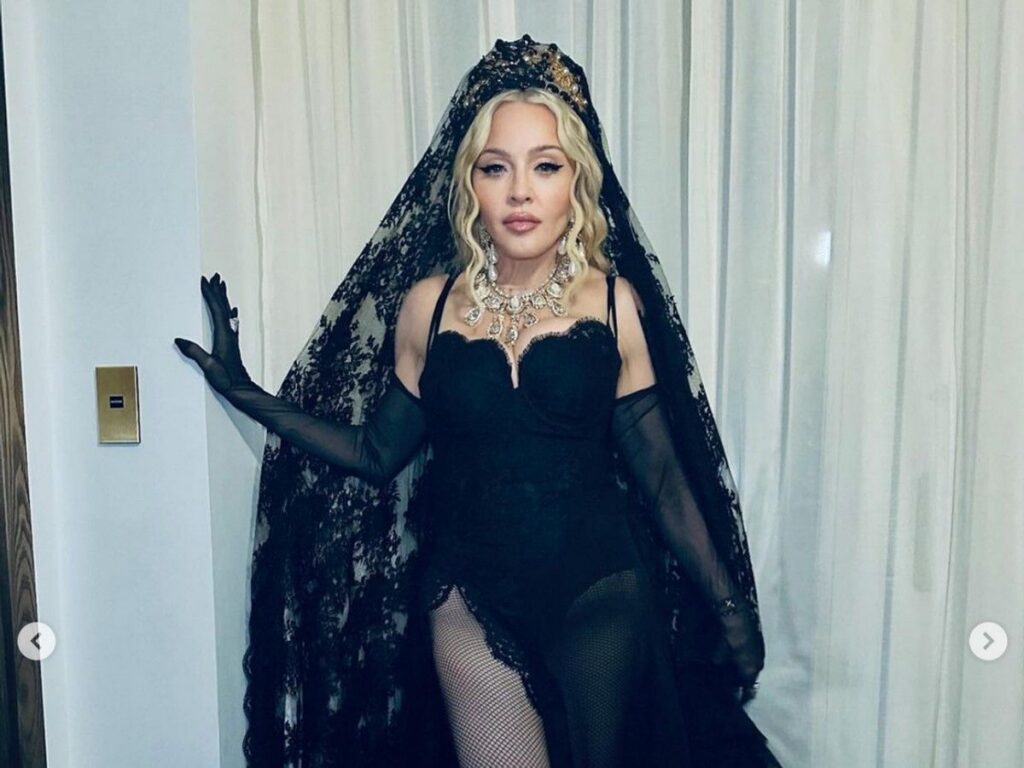 Madonna Ungkap Pengakuan Mengejutkan Mengenai Hubungannya dengan John F. Kennedy Jr.