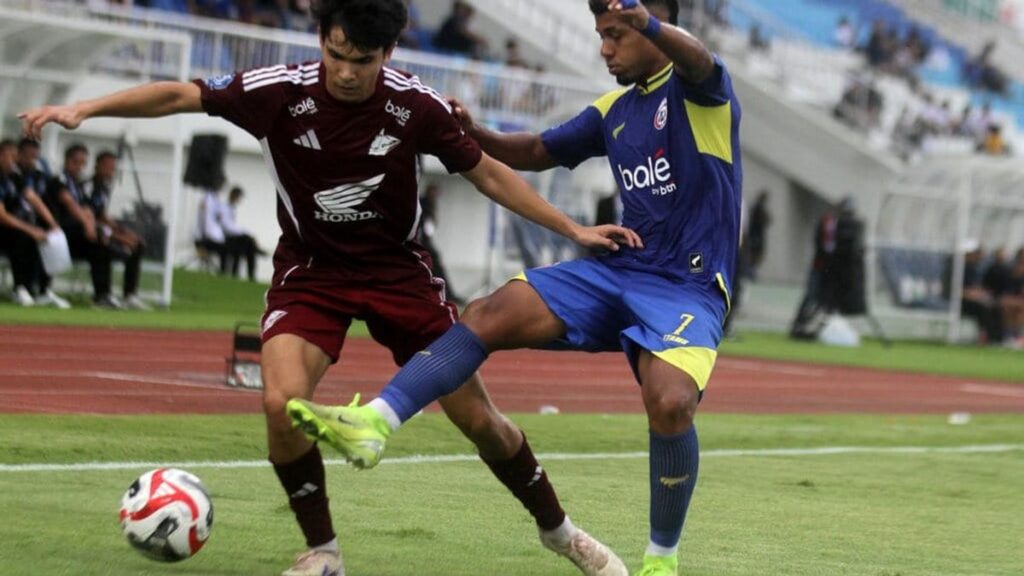 Arema FC Jamu PSIM Yogyakarta di Stadion Kanjuruhan