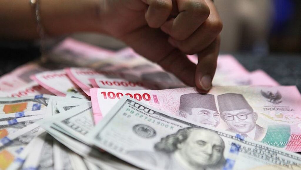 Rupiah Melemah ke Rp17.789 per Dolar AS Akibat Lonjakan Harga Minyak