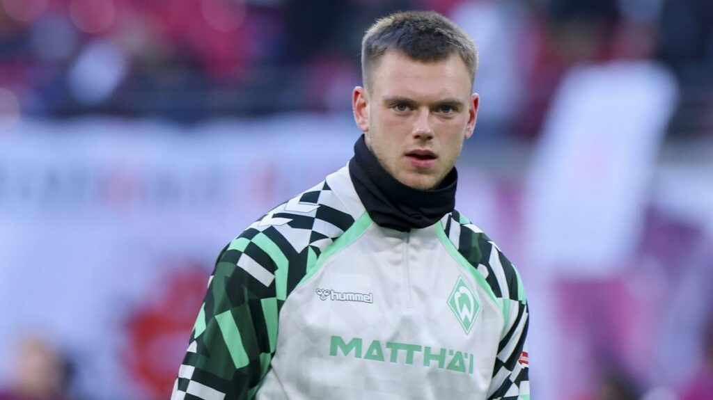 Werder Bremen Permanenkan Karl Hein Sebagai Kiper Utama