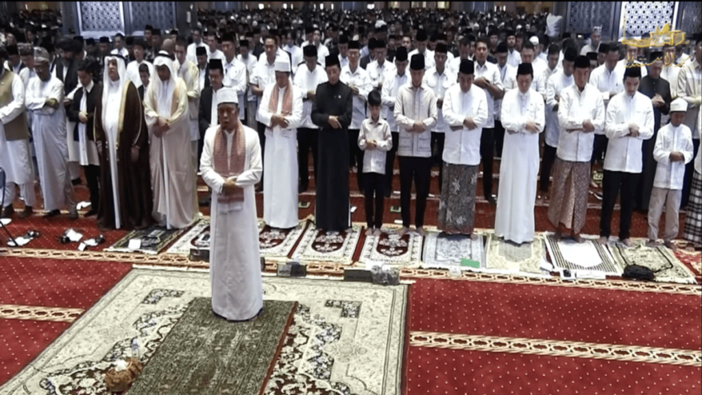 Prabowo Salat Iduladha di Paris dan Gibran di Istiqlal