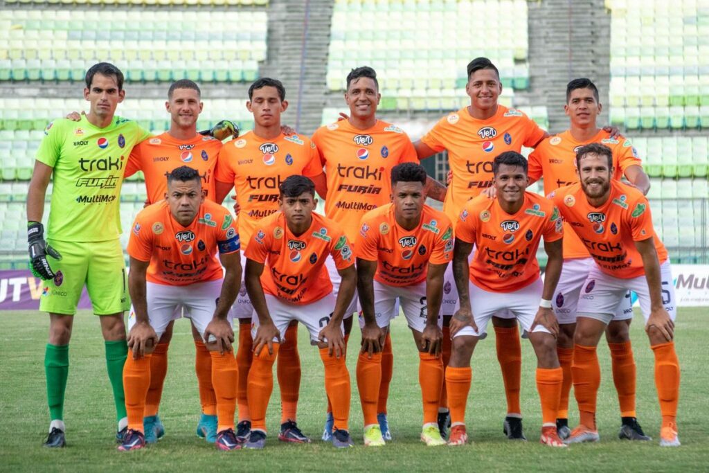 Independiente Rivadavia Ungguli Deportivo La Guaira pada Babak Pertama