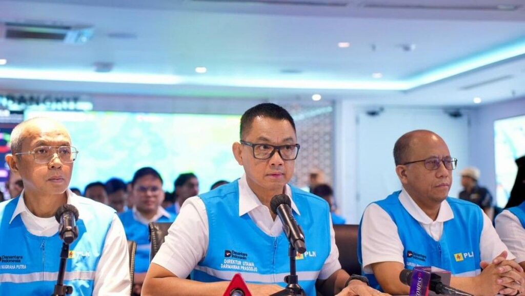 PLN Pulihkan Aliran Listrik Delapan Juta Pelanggan di Sumatra