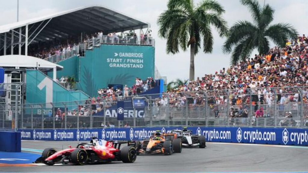 Charles Leclerc Kena Penalti Waktu 20 Detik di F1 GP Miami