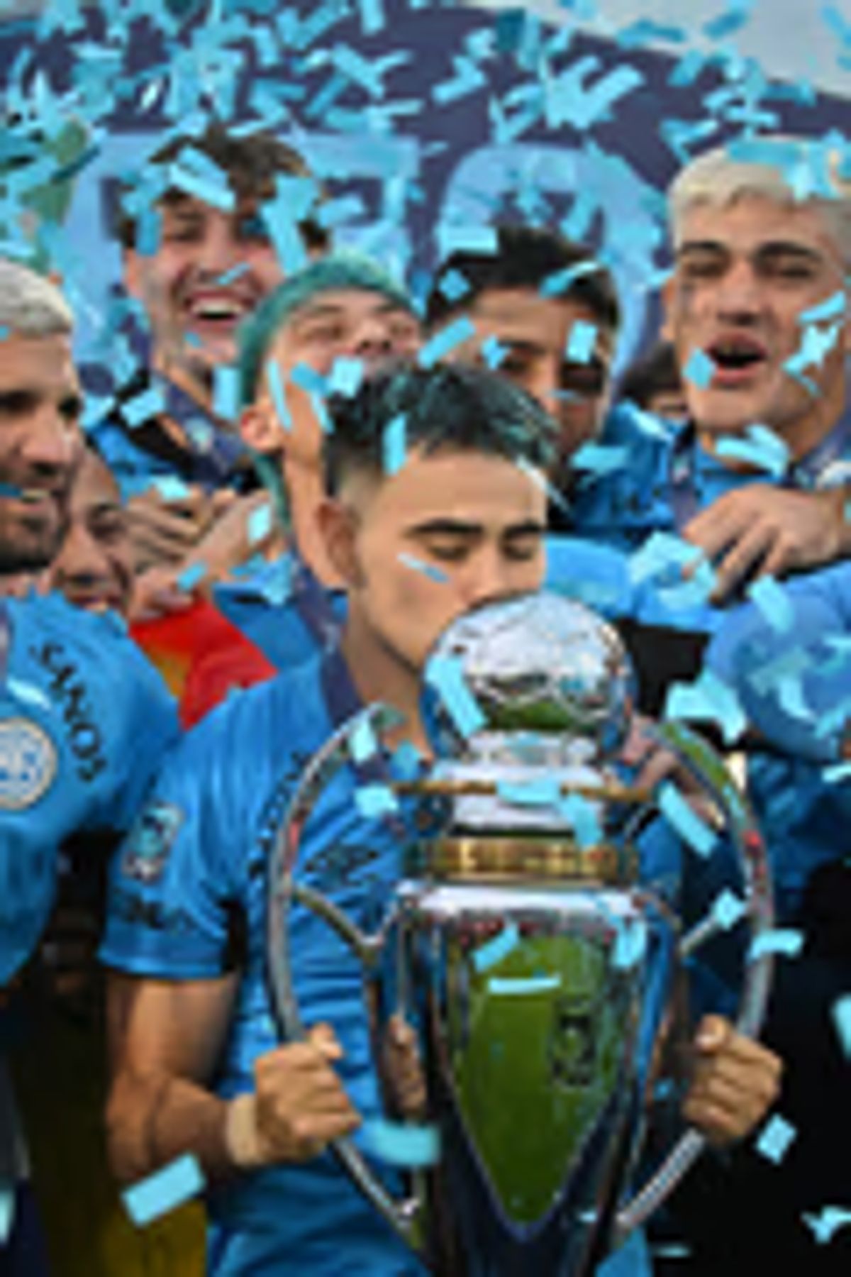 Lucas Zelarayán Tangisi Gelar Juara Belgrano de Córdoba di Trofeo Apertura