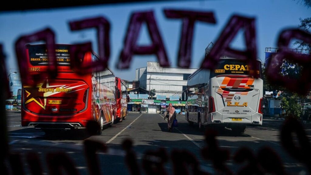Bus Bandung Bertahan di Terminal Cicaheum Pascapengalihan Rute