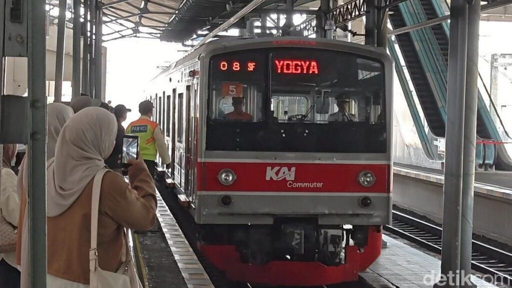 KAI Commuter Tambah Empat Perjalanan Kereta di Yogyakarta dan Solo