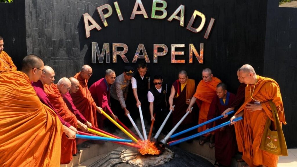 Umat Buddha Mulai Rangkaian Waisak 2026 Melalui Pengambilan Api Dharma