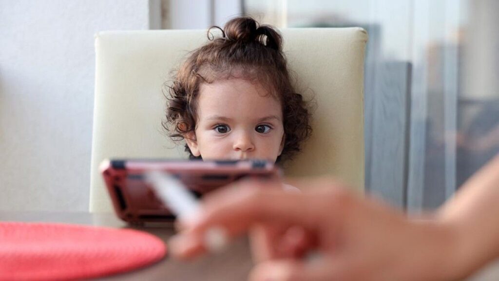 9 Penyakit pada Anak Akibat Paparan Asap Rokok Pasif